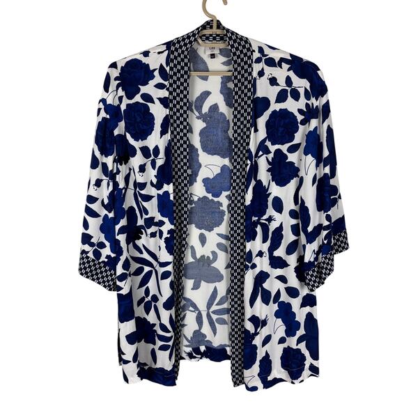 Cabi Women's Botanical Kimono Top Blue White Floral Open Front #5661 M/L - Picture 1 of 11